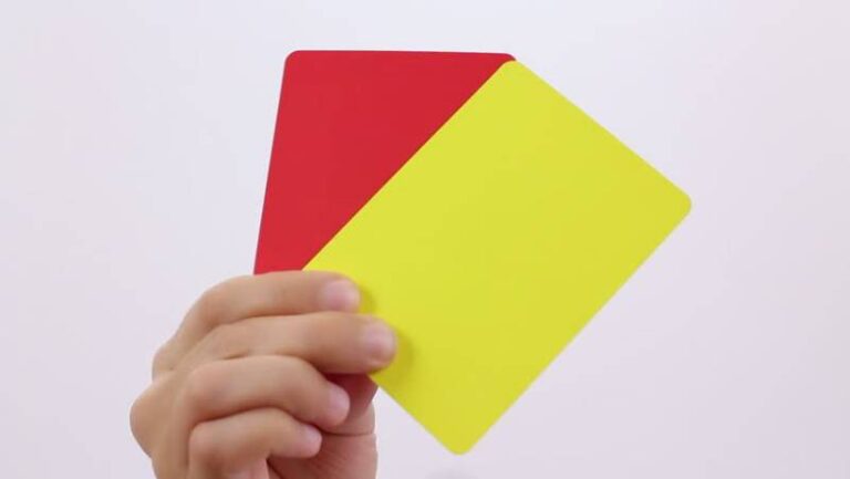 Các Loại Thẻ Trong Bóng Đá – Luật Lệ, Tác Động & Chiến Thuật Cá Cược 23 Các Loại Thẻ Trong Bóng Đá – Luật Lệ, Tác Động & Chiến Thuật Cá Cược